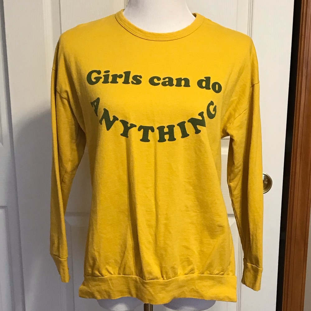 Women's Boutique Long Sleeved Tee Size Small
